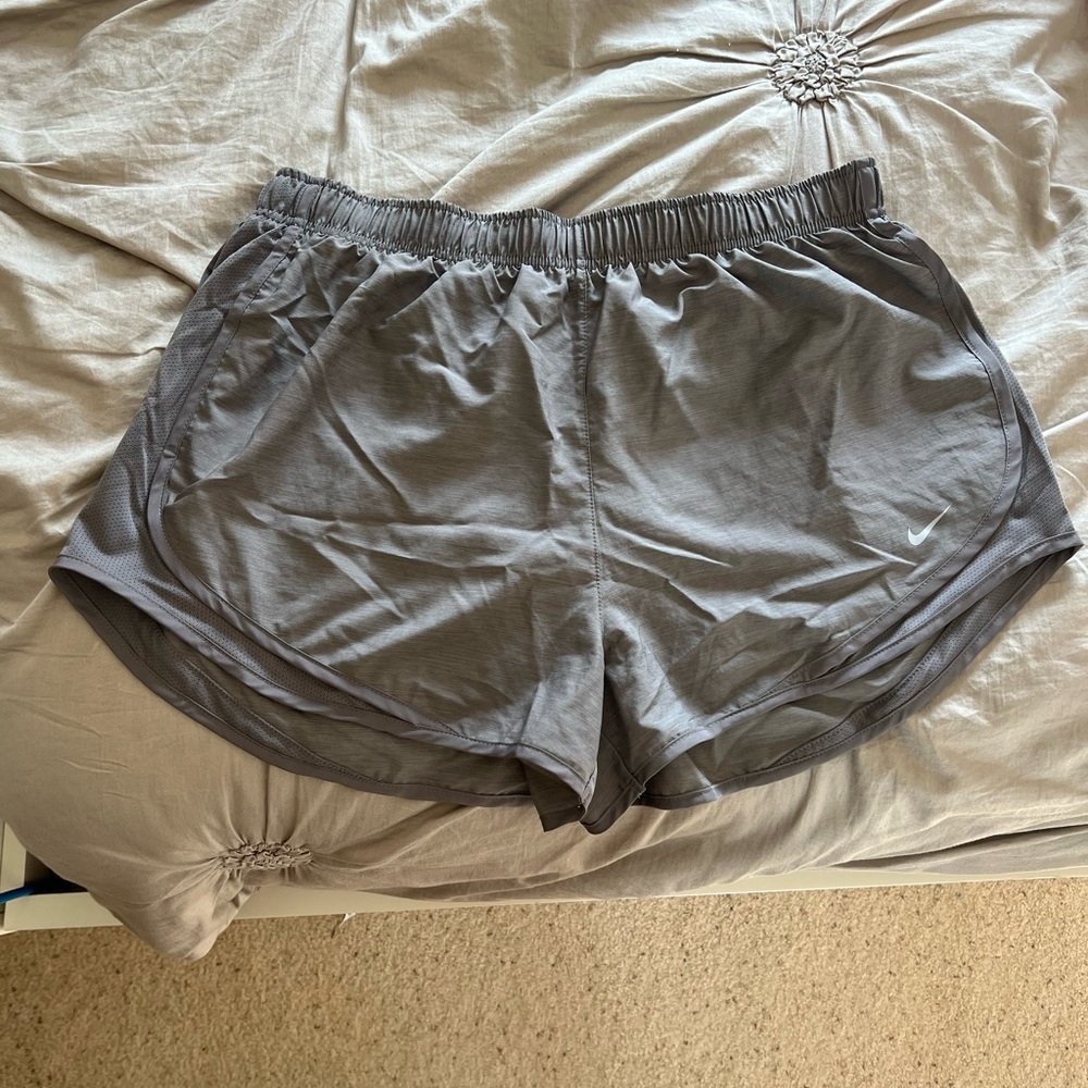 Nike Women's Gray Shorts Size XL